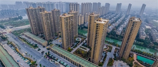 龙海南苑好吗？物业公司怎么样？附近有公交站没？